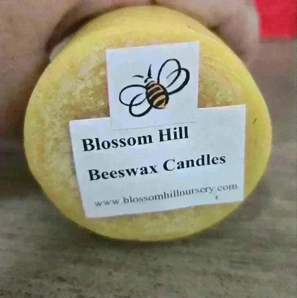 NWT Blossom Hill Nursery 100% beeswax Candle - Large  Hand Dipped Pillar - Picture 3 of 3
